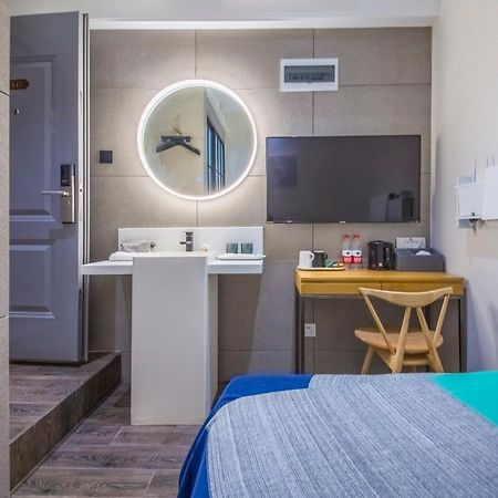 Moju Hotel Jingan Zewnętrze zdjęcie